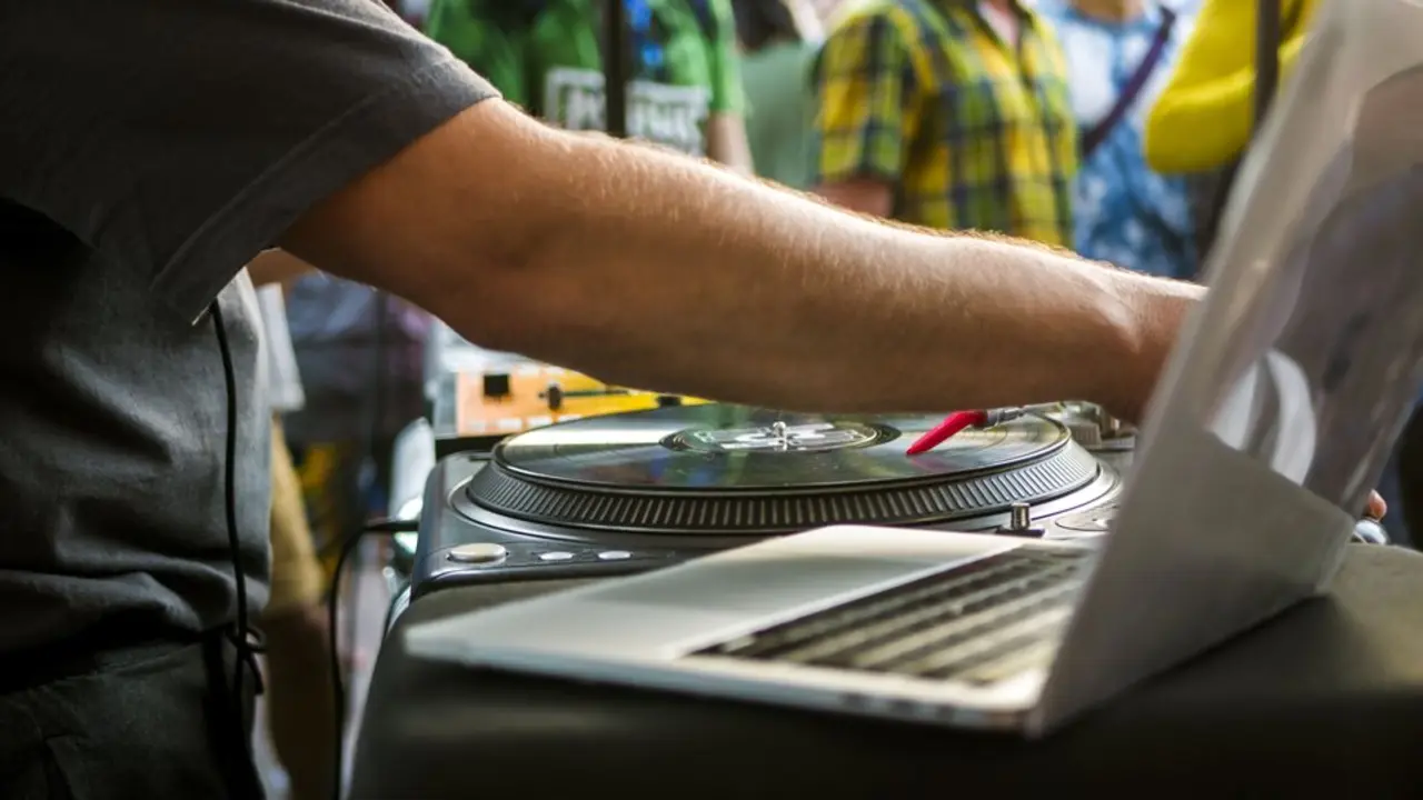 Un Dj en imagen de archivo.