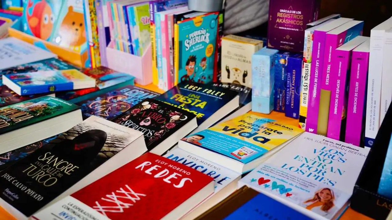 Caseta de la Feria del Libro de M&oacute;stoles. Imagen del Ayuntamiento de M&oacute;stoles