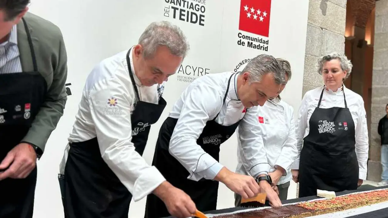El momento de hacer el turr&oacute;n. Imagen de la Comunidad de Madrid.