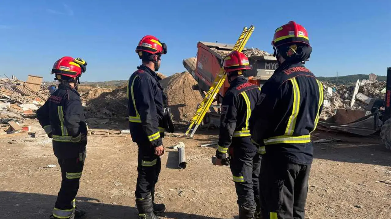 Muere un trabajador de 32 a&ntilde;os al caer dentro de una tolva y quedar atrapado en Arganda del Rey. Imagen de Emergencias 112.
