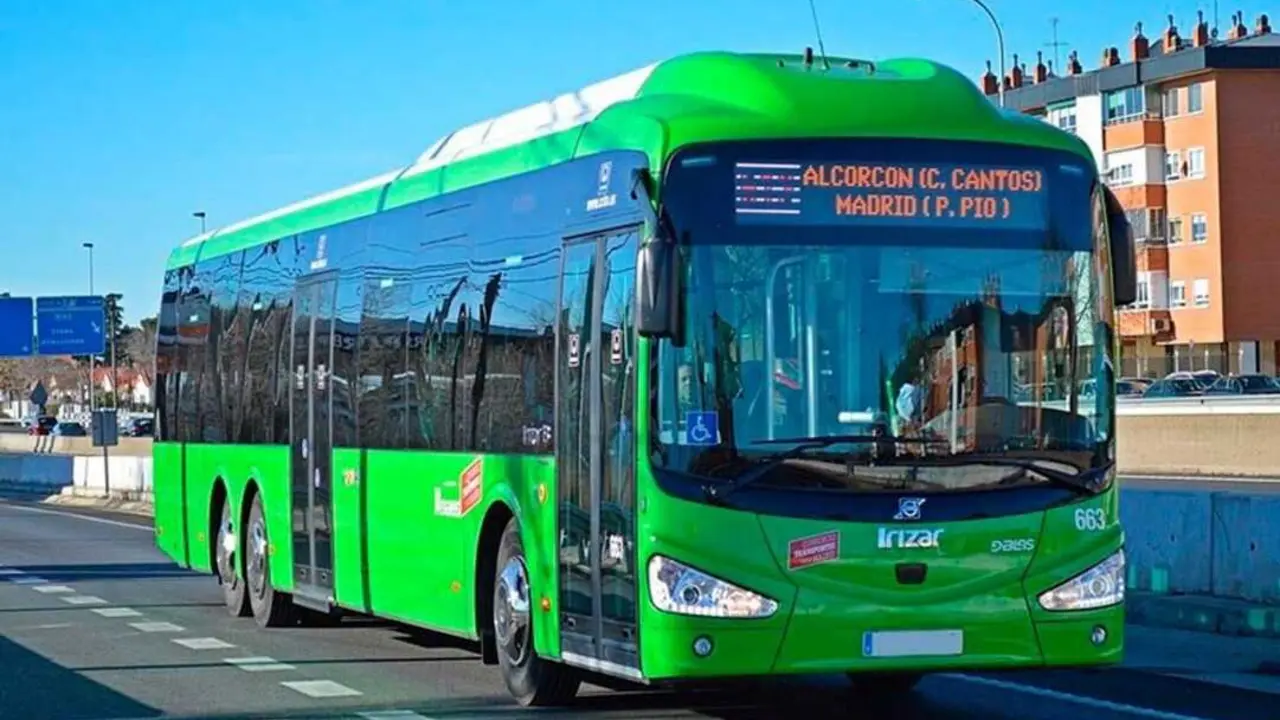 Reabre al tr&aacute;fico el tramo de la avenida de las Retamas tras las obras de asfaltado. Imagen del Ayuntamiento de Alcorc&oacute;n.