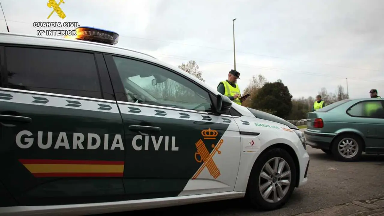 Patrulla de la Guardia Civil.