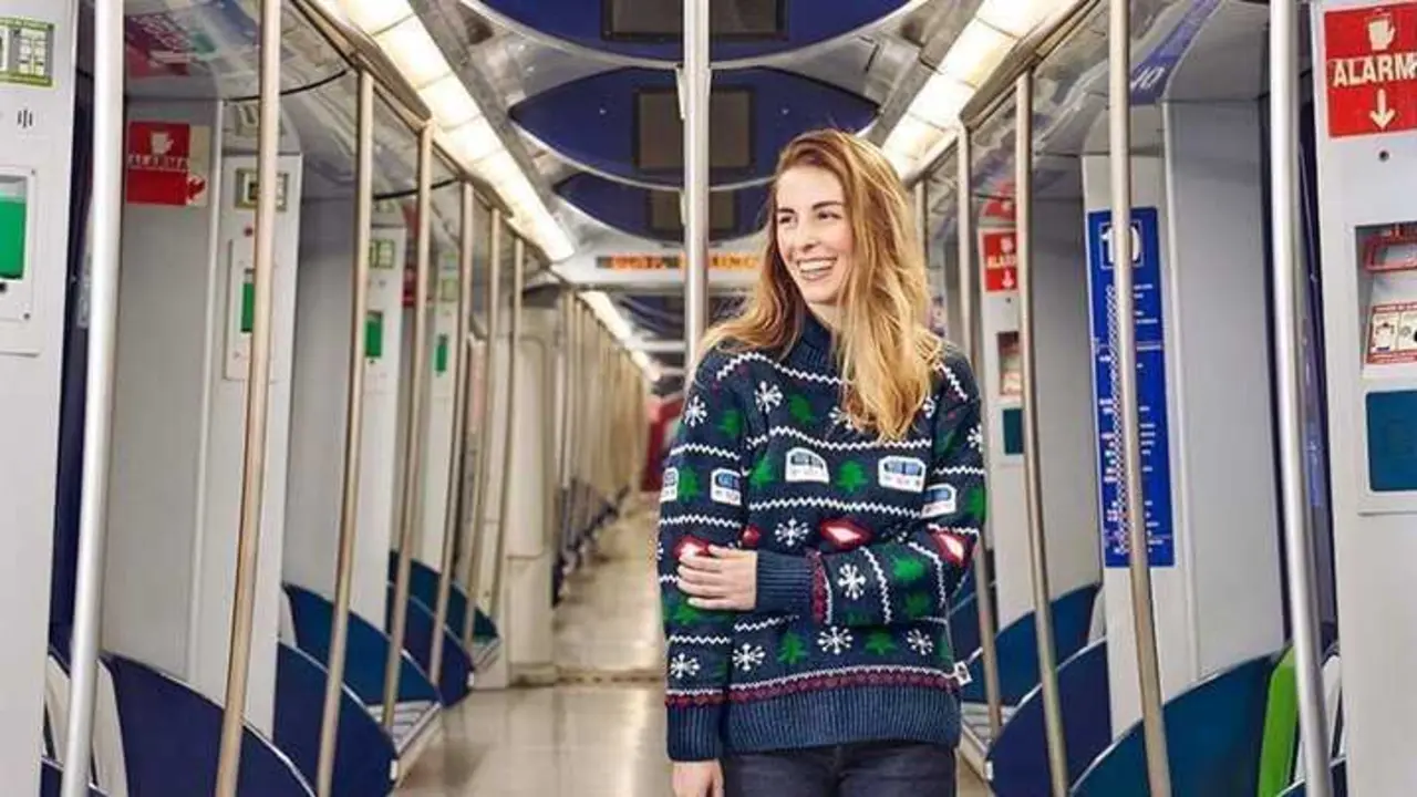 Metro pone a la venta una nueva edici&oacute;n de su jersey de Navidad. Imagen de Metro -Madrid.