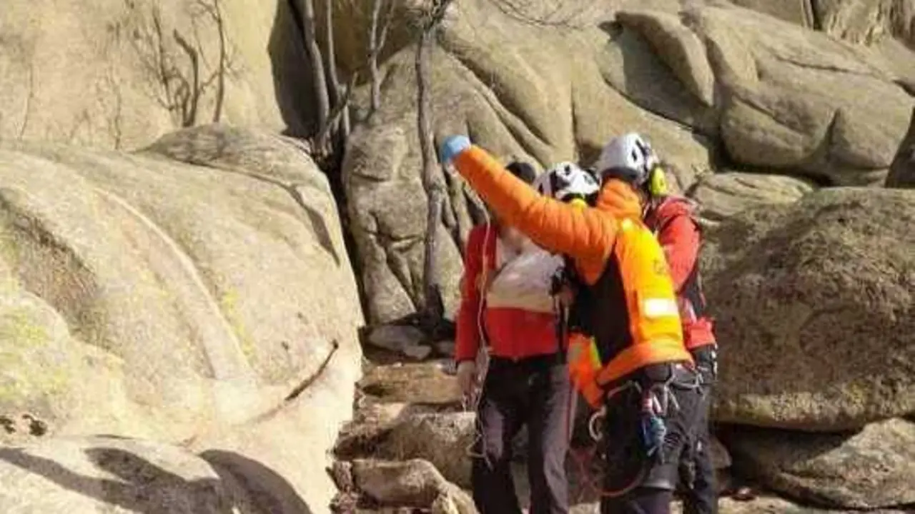 El GERA rescata a un escalador herido en La Pedriza. Imagen de archivo de Emergencias Comunidad de Madrid 112.