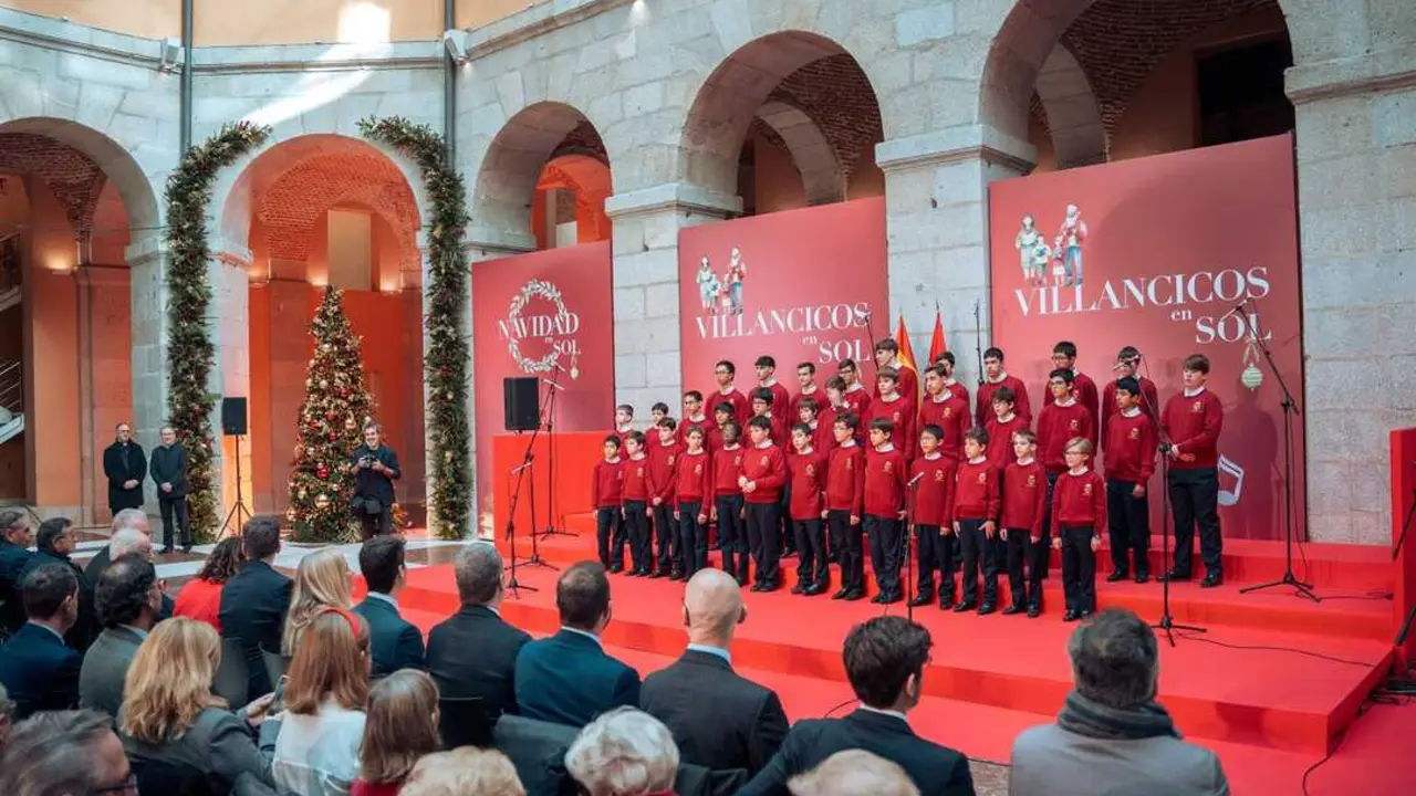 Actuaci&oacute;n de un coro infantil durante la inauguraci&oacute;n del Bel&eacute;n de la Real Casa de Correos, a 29 de noviembre de 2024, en Madrid (Espa&ntilde;a). Imagen de archivo de EP.