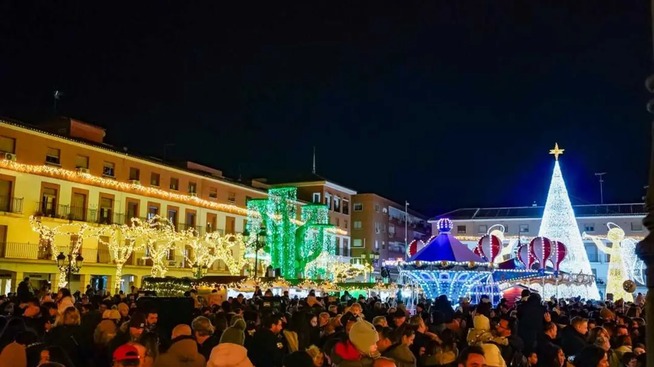 Acto de inauguraci&oacute;n de la Plaza de los Guachis-Plaza Mayor.