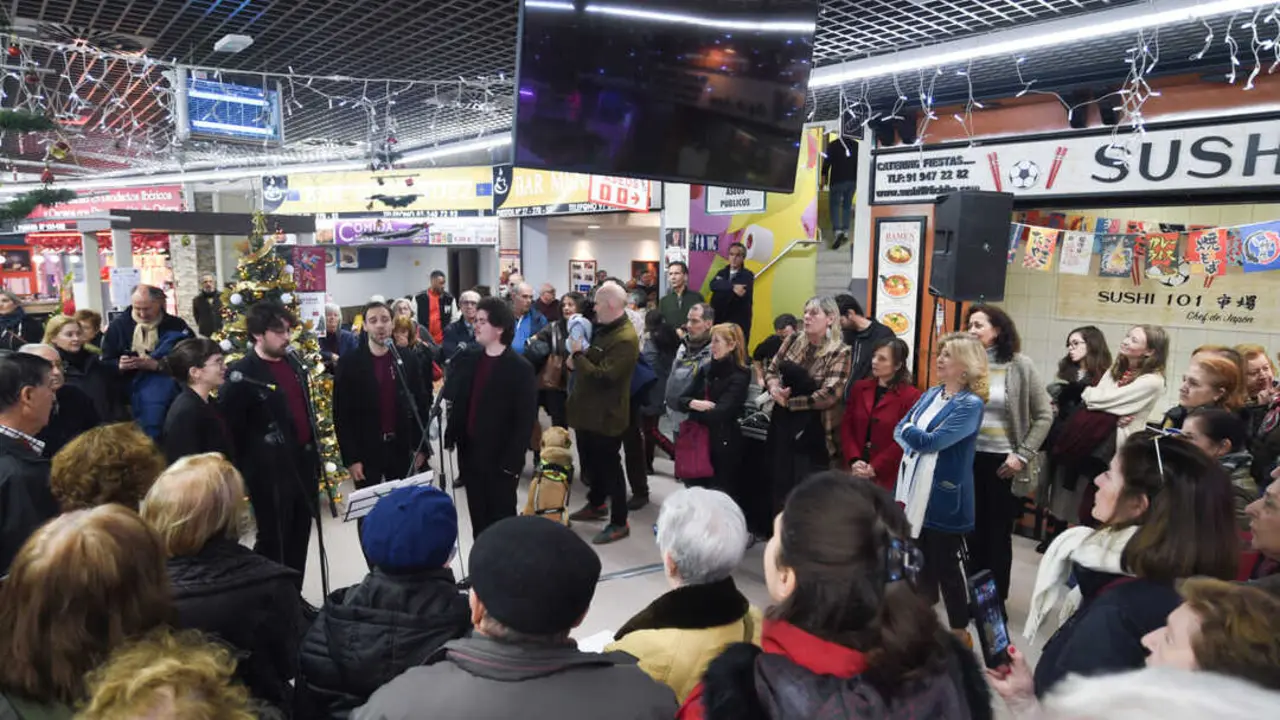 Concierto de g&oacute;spel ofrecido en el Mercado Municipal de Santa Mar&iacute;a de la Cabeza.