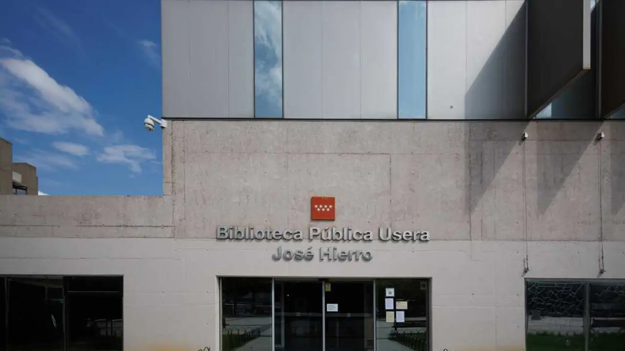 Biblioteca P&uacute;blica Jos&eacute; Hierro.