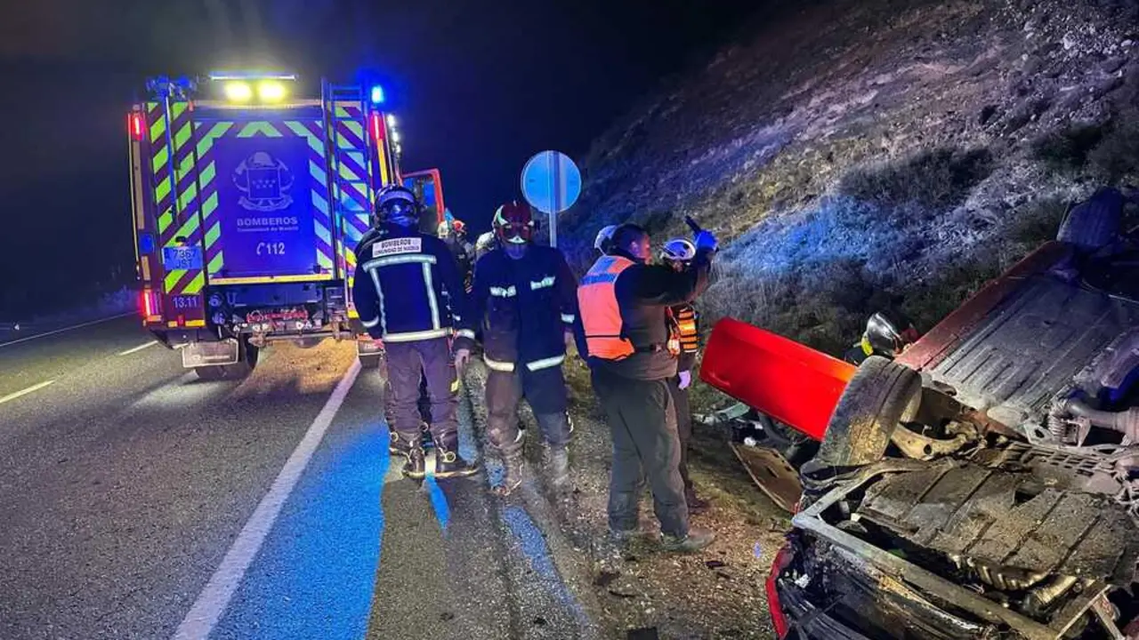 Imagen del accidente en el t&eacute;rmino municipal de Guadalix de la Sierra. Fuente: Emergencias Madrid.