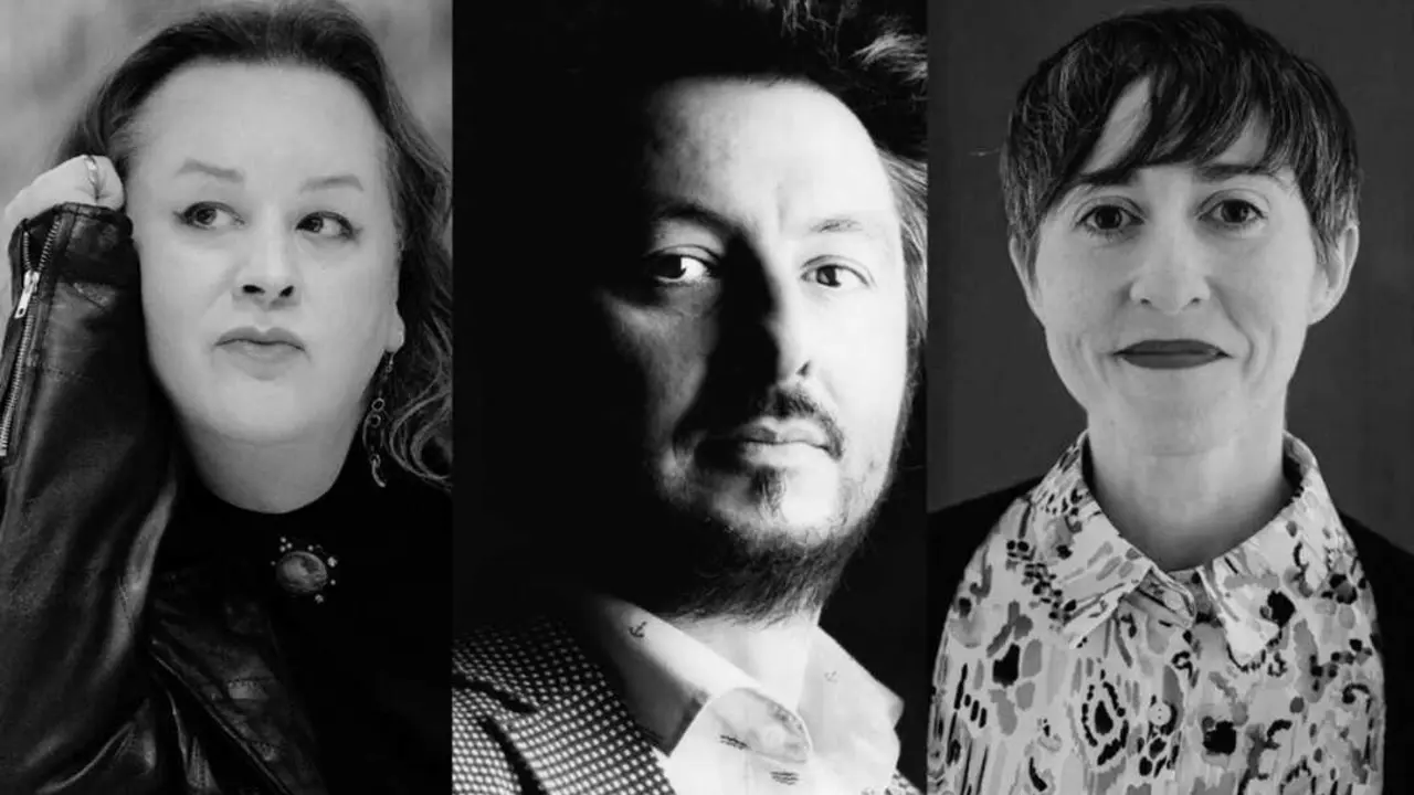 Alana S. Portero [(c)Flor Downes], Antonio Lucas [(c) Jos&eacute; Ayma] y Elena Medel [(c) Malba]. Imagen del Teatro de La Abad&iacute;a.