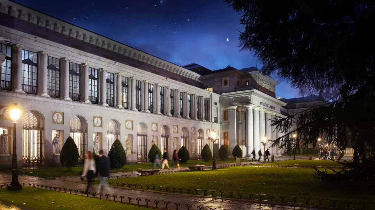 El Museo del Prado de noche. Imagen del Museo.