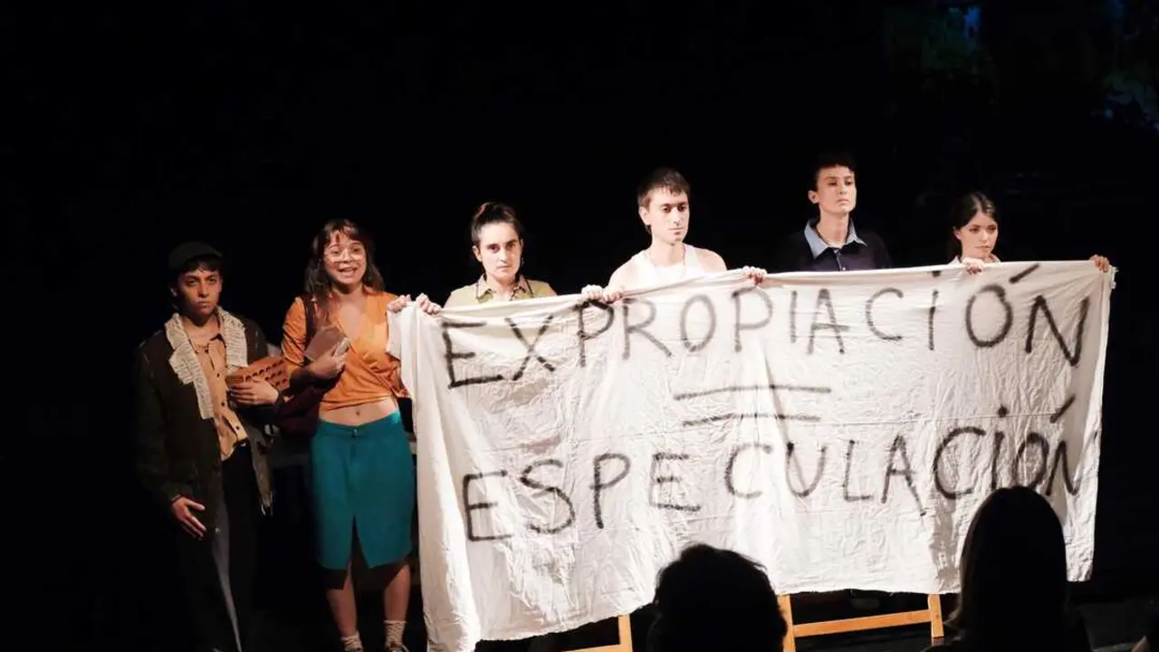 Escena de 'Un verano por metro cuadrado', del colectivo 7 Minutos de Gloria. Imagen de EP.