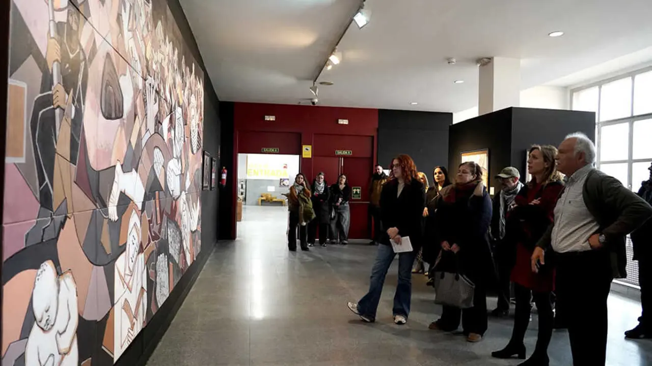 Inauguraci&oacute;n de la exposici&oacute;n 'Llamada de socorro en Gaza'.