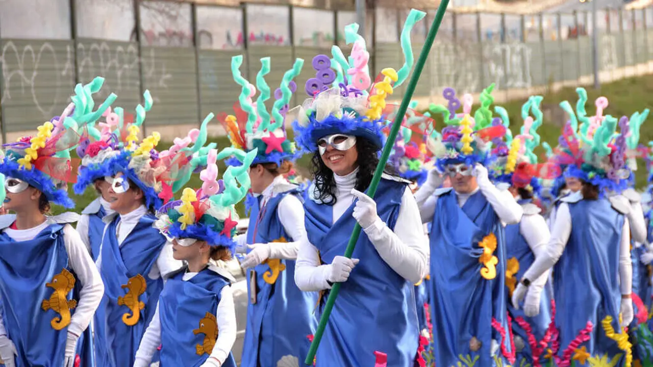 Parte del desfile de Valdemoro. Imagen del consistorio.