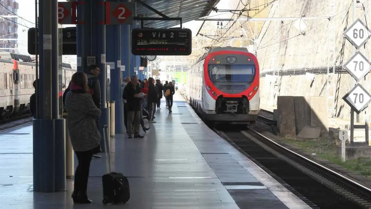 Tren, trenes de Cercan&iacute;as de Renfe en Madrid. Imagen de archivo de EP.