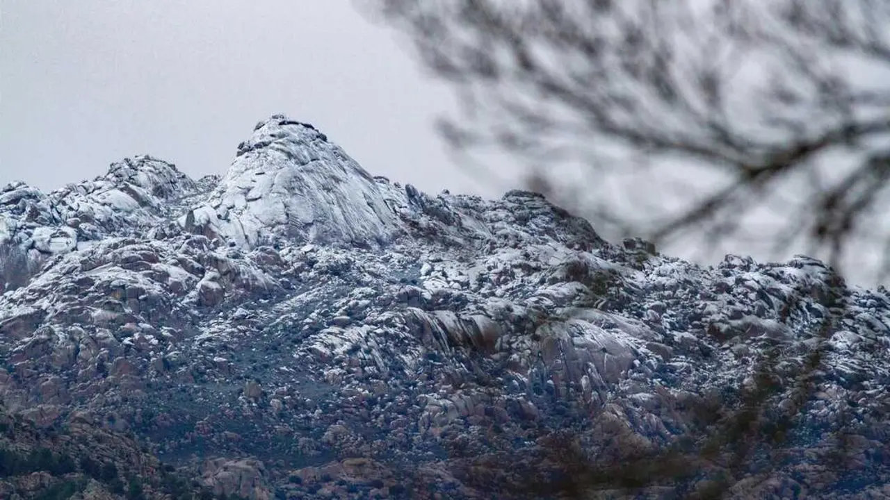 Solsticio de invierno en Pico del Yelmo, a 21 de diciembre de 2025, en La Pedriza, Sierra de Guadarrama, Madrid (Espa&ntilde;a). Imagen de archivo de EP.