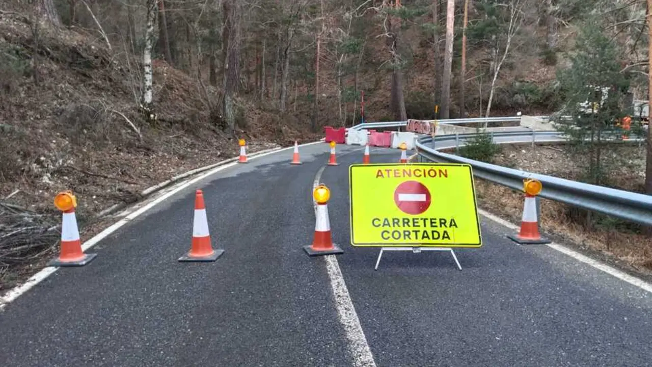 El corte de la carretera M-604.