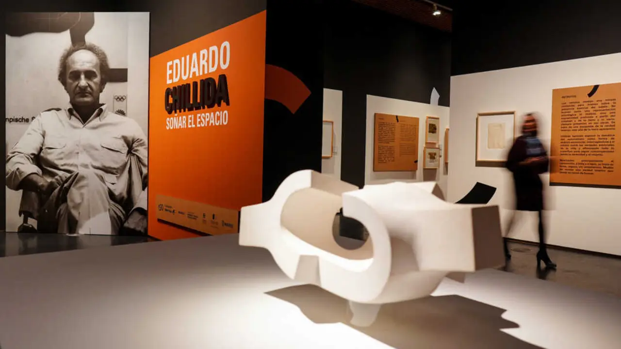La exposici&oacute;n de Eduardo Chillida. Imagen del Ayuntamiento de Madrid.