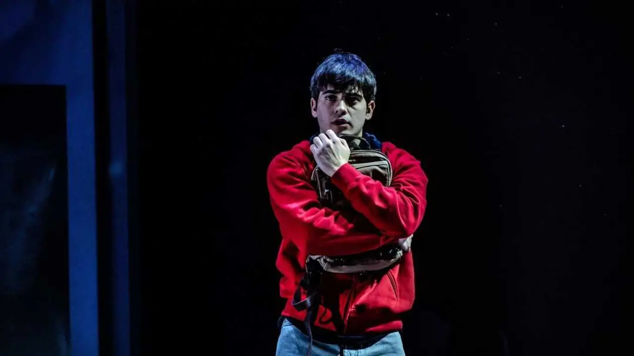 La obra de 'Insvisible'. Imagen del Teatro de la Abad&iacute;a.
