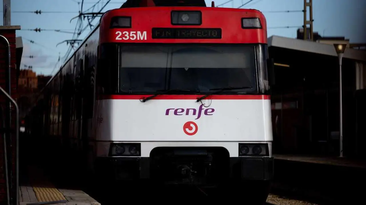 Un tren de Cercan&iacute;as en imagen de archivo.
