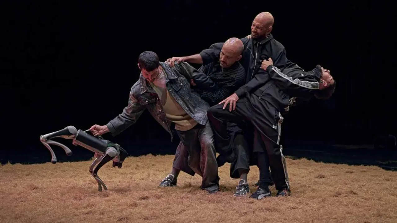 Danza rob&oacute;tica del espect&aacute;culo &lsquo;Famulus 4.0&rsquo;, de la compa&ntilde;&iacute;a Iron Skulls. Imagen del Ayuntamiento de Madrid.