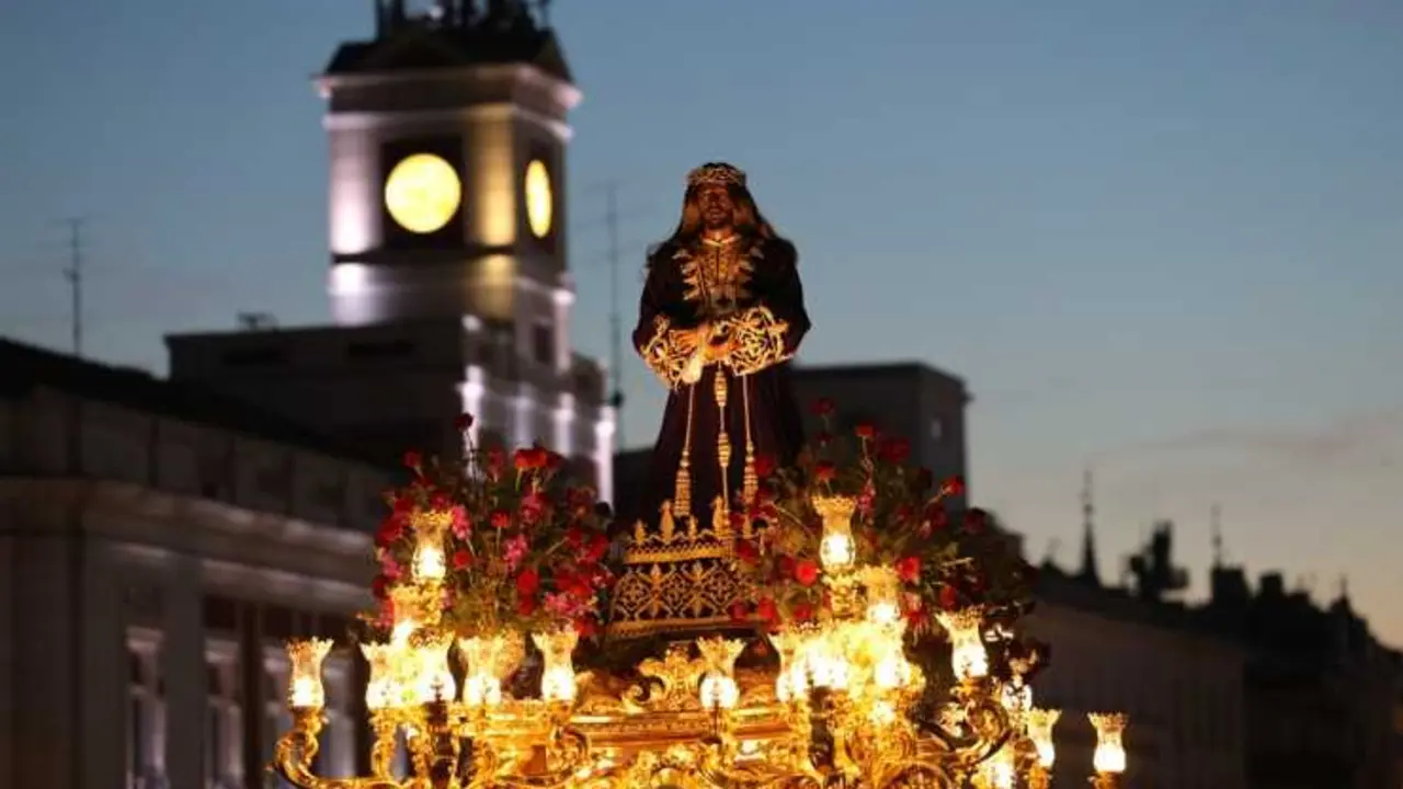 Una procesi&oacute;n en Sol. Imagen de Diario Madrid.
