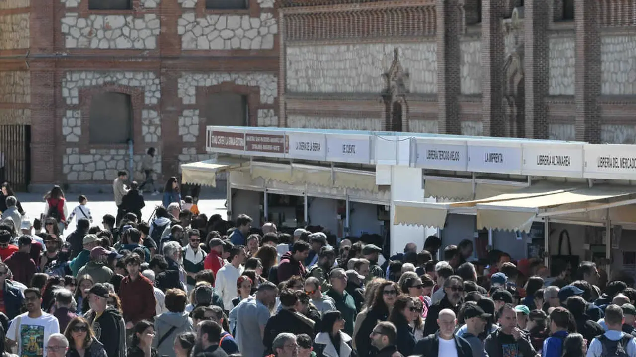 Visitantes en la segunda edici&oacute;n de la Feria del C&oacute;mic de Madrid. Imagen del Ayuntamiento de Madrid.