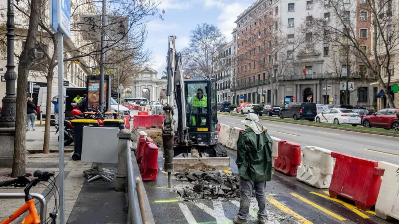 Comienzo de las obras del bulevar en la calle Alcal&aacute;, a 3 de febrero de 2026, en Madrid (Espa&ntilde;a).