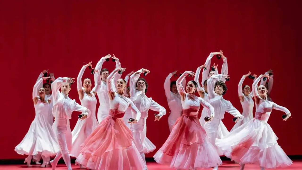 Un momento del espect&aacute;culo del Ballet Espa&ntilde;ol. Imagen de Teatros del Canal.