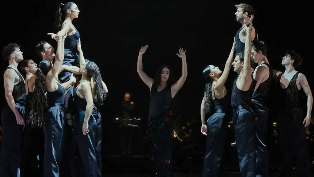 El Ballet Espa&ntilde;ol de la Comunidad de Madrid estrena Viaje al Amor Brujo, del 4 de diciembre al 4 de enero Teatros de Canal, con 21 bailarines y 35 m&uacute;sicos. Imagen de Teatros del Canal.