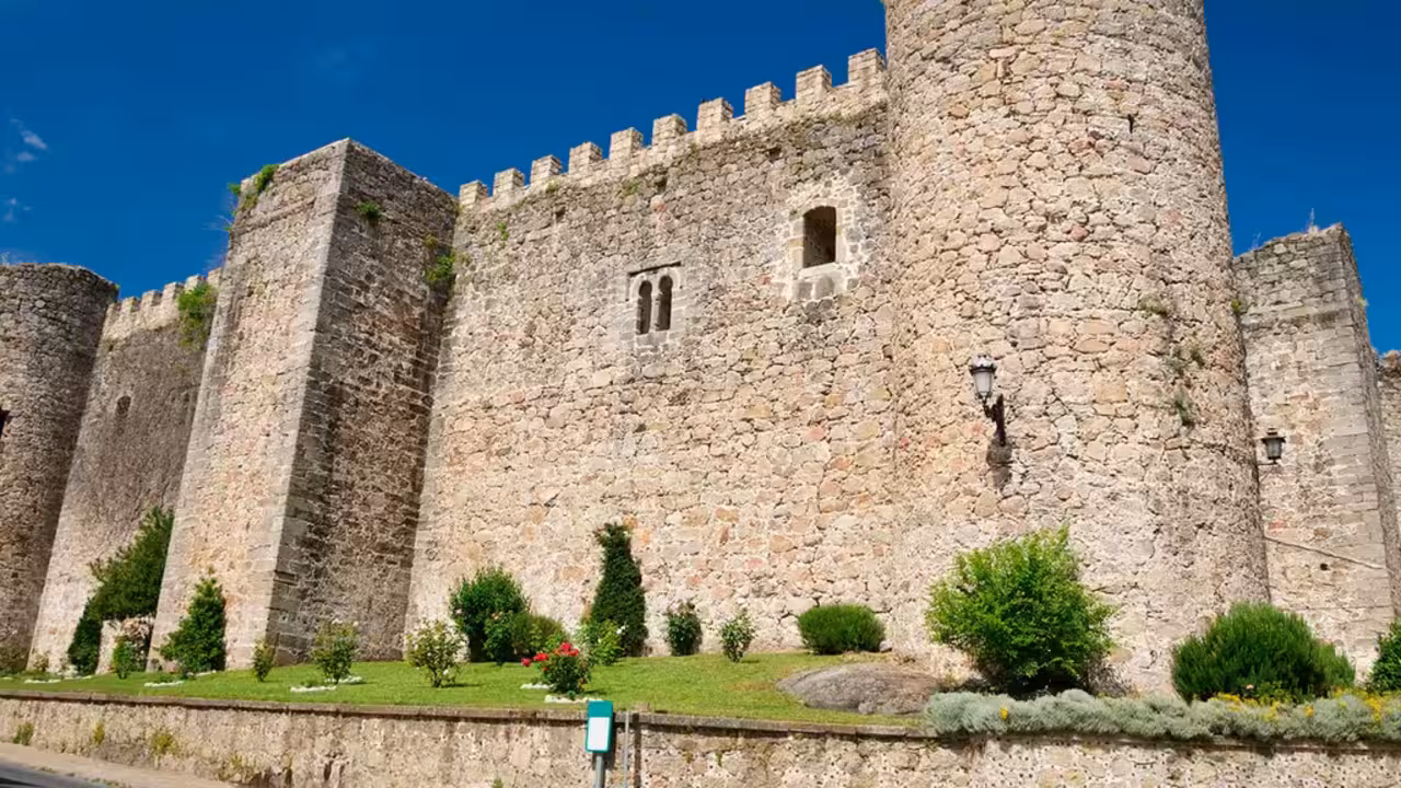 Castillo de Don &Aacute;lvaro de Luna. Imagen de Turismo Castilla y Le&oacute;n.