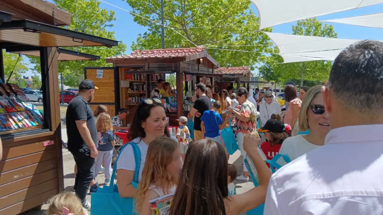 Una edici&oacute;n pasada de la Feria del Libro de Paracuellos del Jarama.