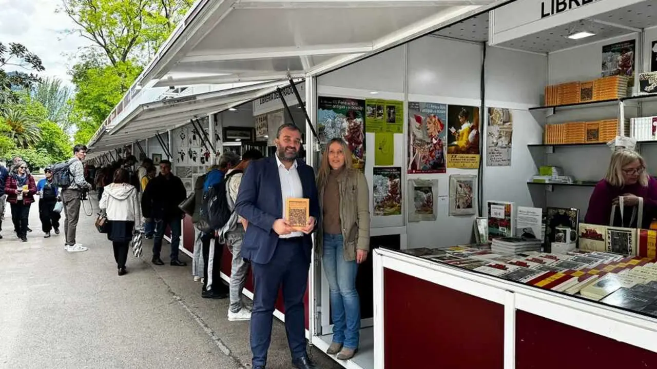Feria del Libro Antiguo y de ocasi&oacute;n. Imagen del Ayuntamiento de Madrid.