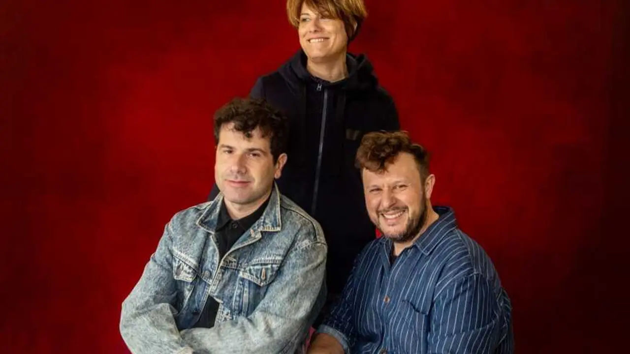 La banda Tri&aacute;ngulo de Amor Bizarro posa para Europa Press, a 15 de noviembre de 2024, en Madrid (Espa&ntilde;a). EP.