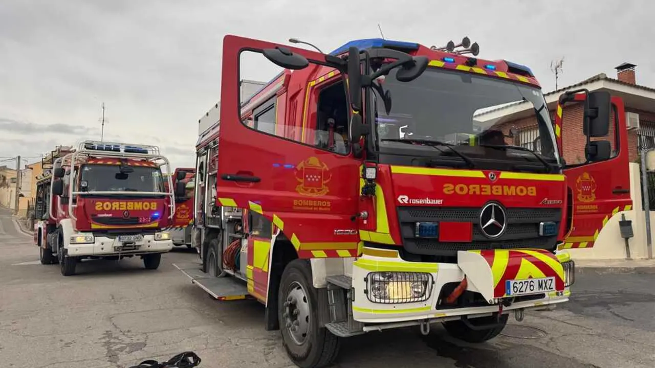 Una dotaci&oacute;n de Bomberos de la Comunidad de Madrid. Imagen de Emergencias Madrid.