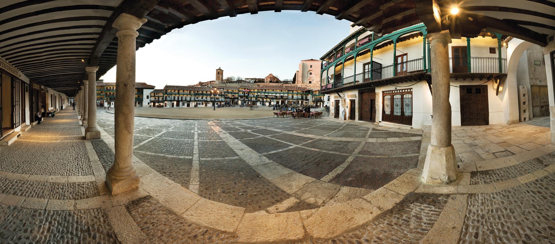 La Plaza Mayor de Chinchón. Imagen cedida por la Asociación de Los Pueblos más Bonitos de España.
