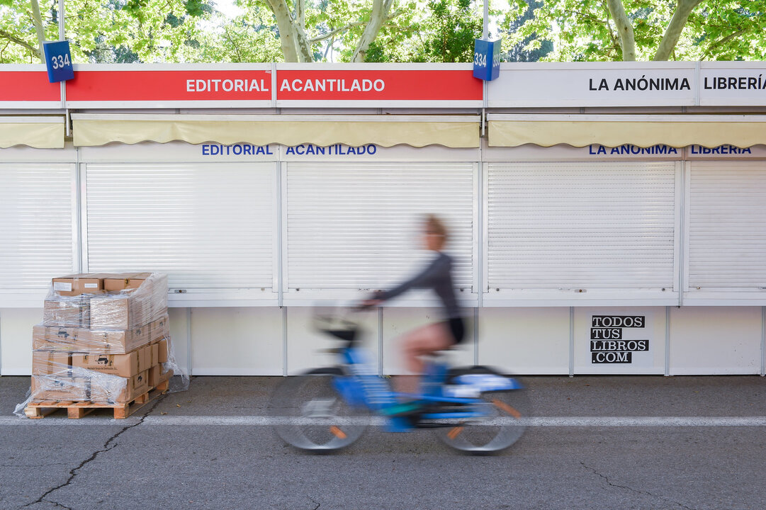 Vista general de la Feria del Libro durante su apertura en la Jornada 12 de la presente edición. Imagen de Gustavo Valiente, cedida por la Feria del Libro de Madrid.