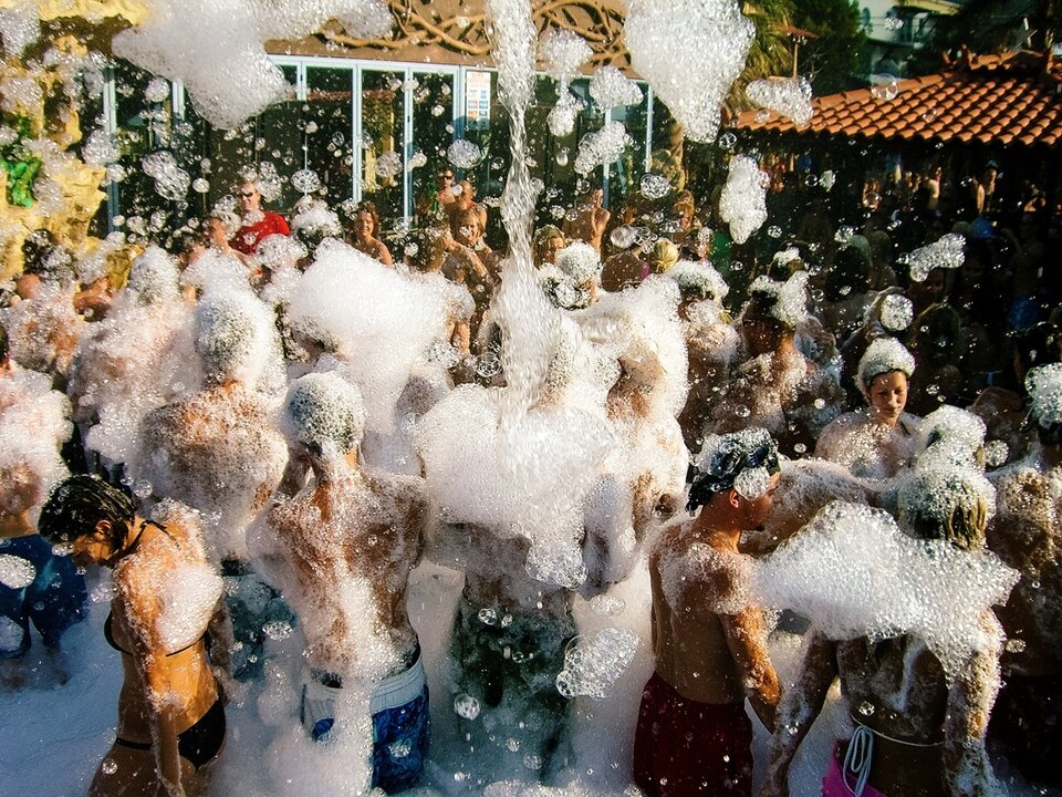 Fiesta de espuma. Imagen de archivo.
