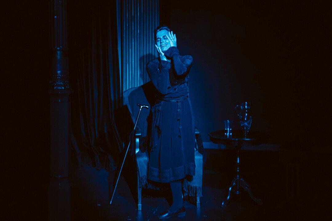 Un momento de 'Bernarda y Poncia'. Imagen de Teatro Lara.