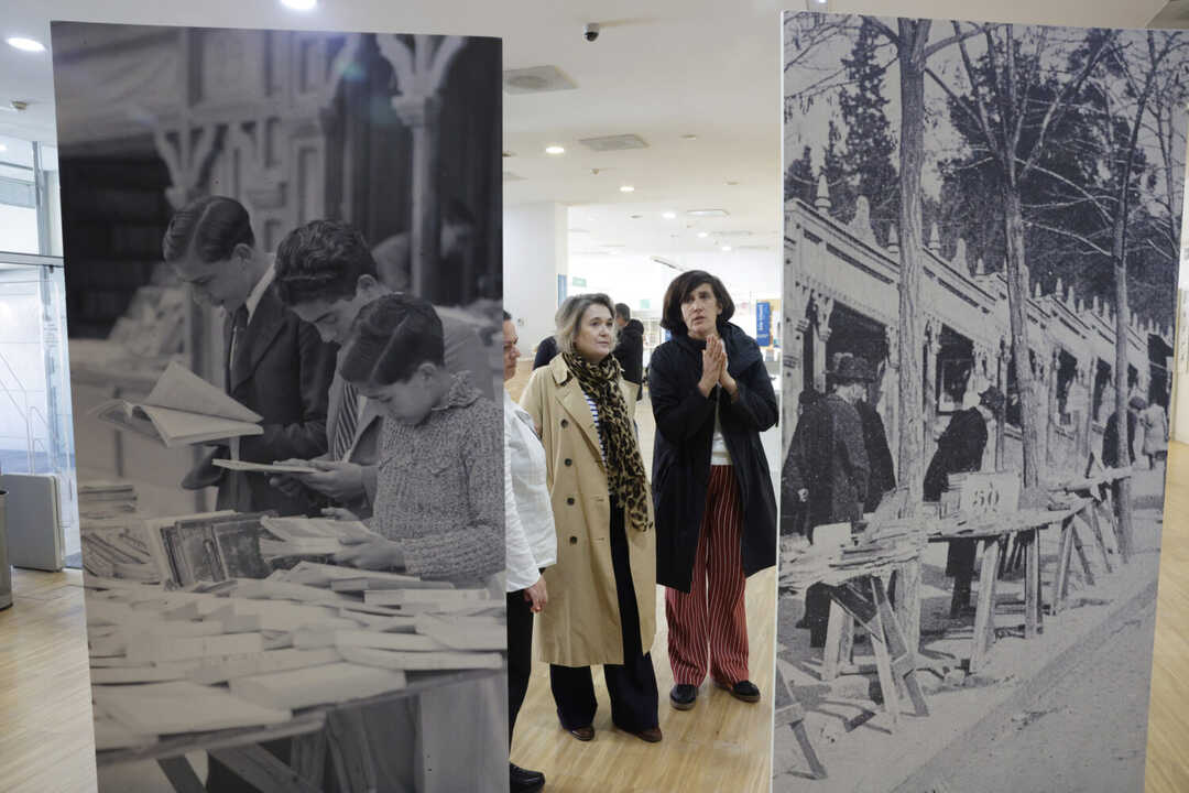 La exposición que recorre los 100 años de la Cuesta de Moyano. Imagen de Diario Madrid.